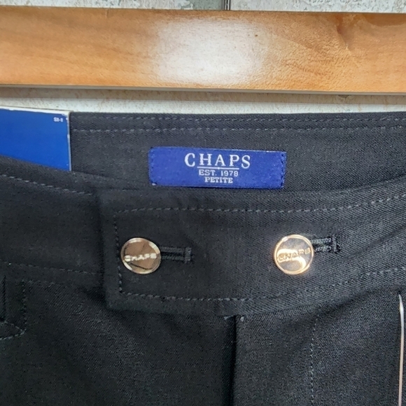 CHAPS Slimming Fit Petite Regular Length Size 2P. - Picture 6 of 8
